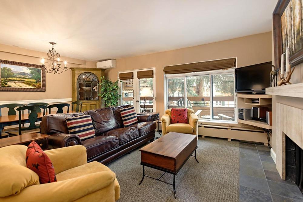 Casa de férias Fasching Haus Unit 180, Cozy, Deluxe With Private Deck, 2 Blocks From Downtown